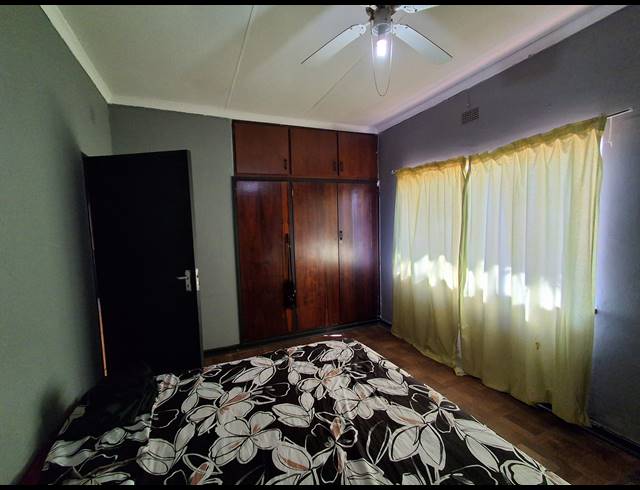 3 BEDROOM FREESTANDING FOR SALE IN STILFONTEIN EXT 4